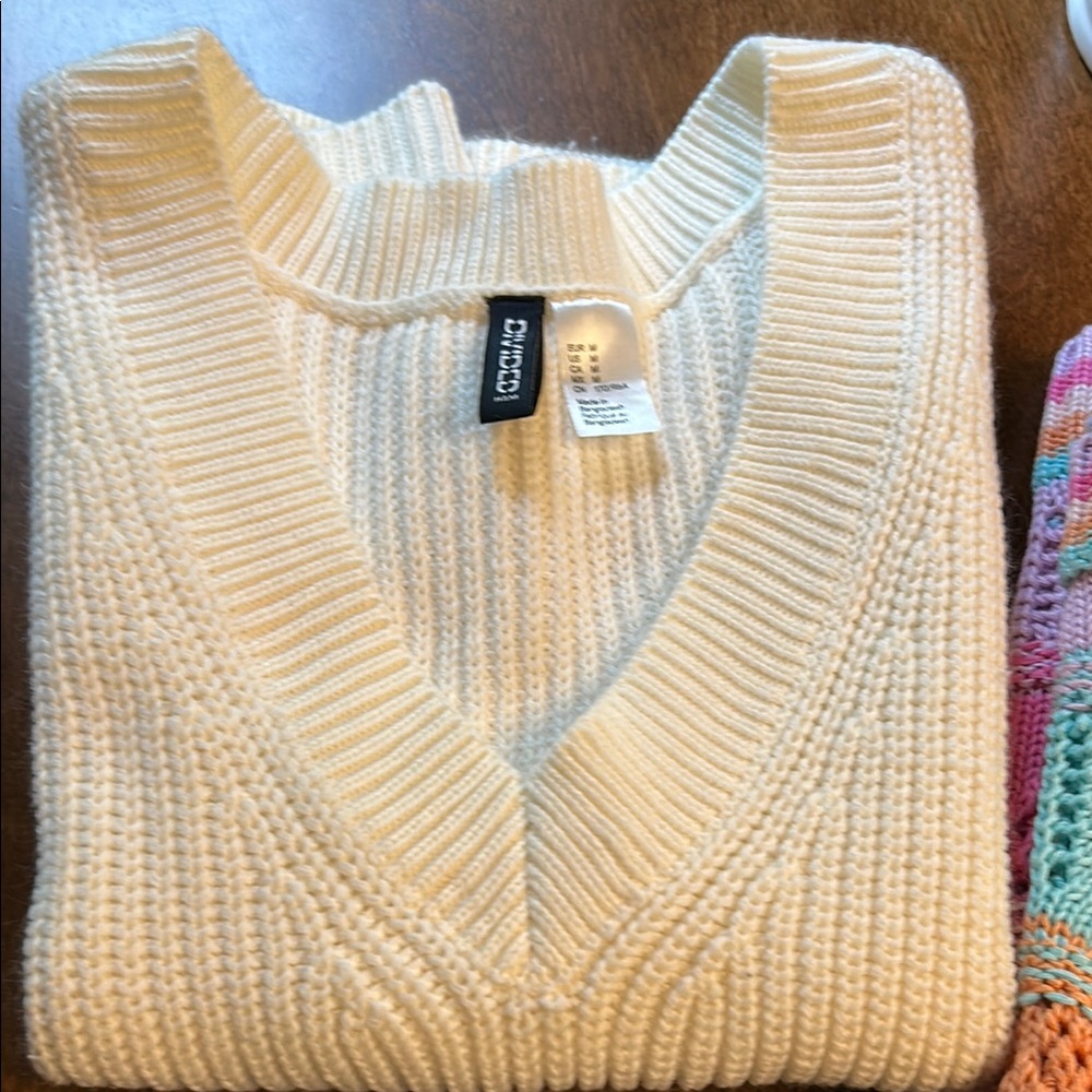 Colorful Knit Tank Top - Picture 5 of 11